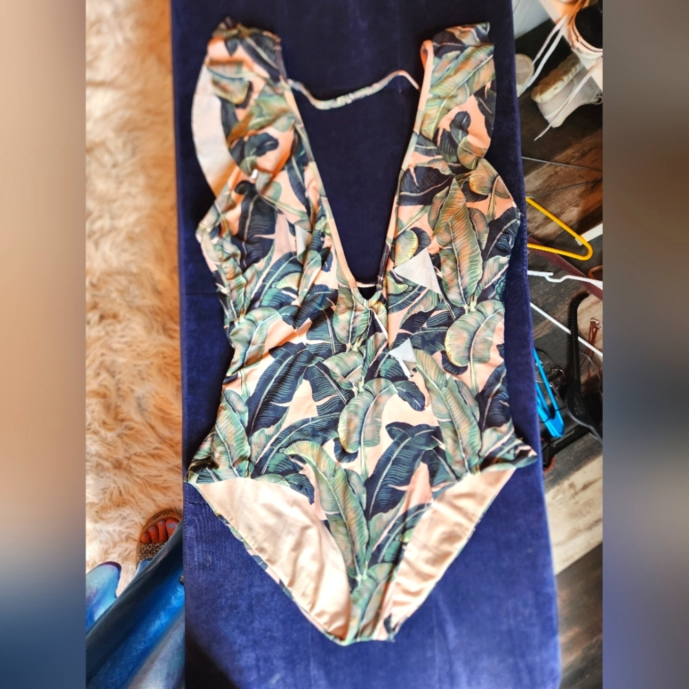 Gianni Bini szXL 1 piece bathing suit